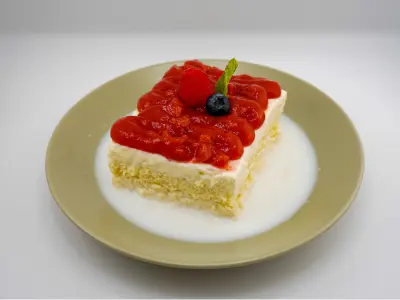 Brothers Cake - Strawberry
